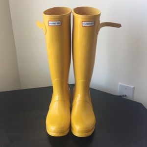 Hunter tall yellow boots glossy